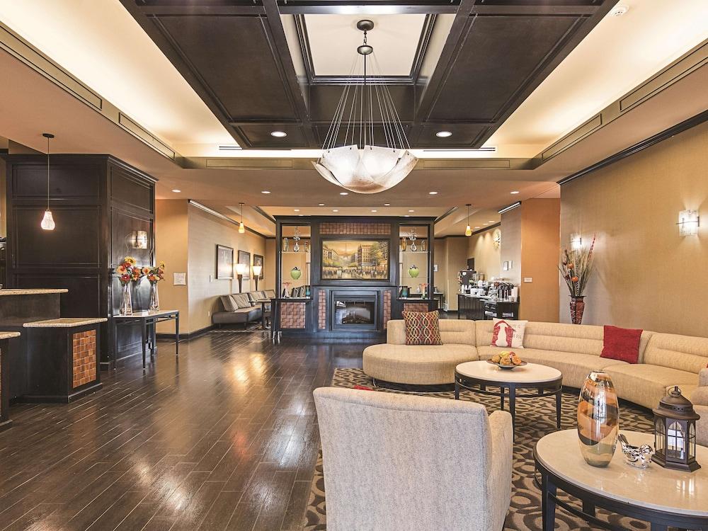 La Quinta By Wyndham Mt. Pleasant Hotel